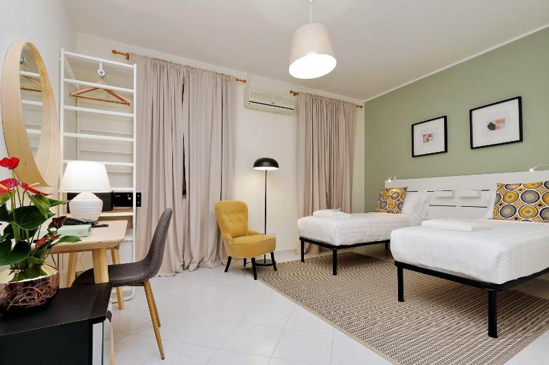 Deluxe Double Room image 1