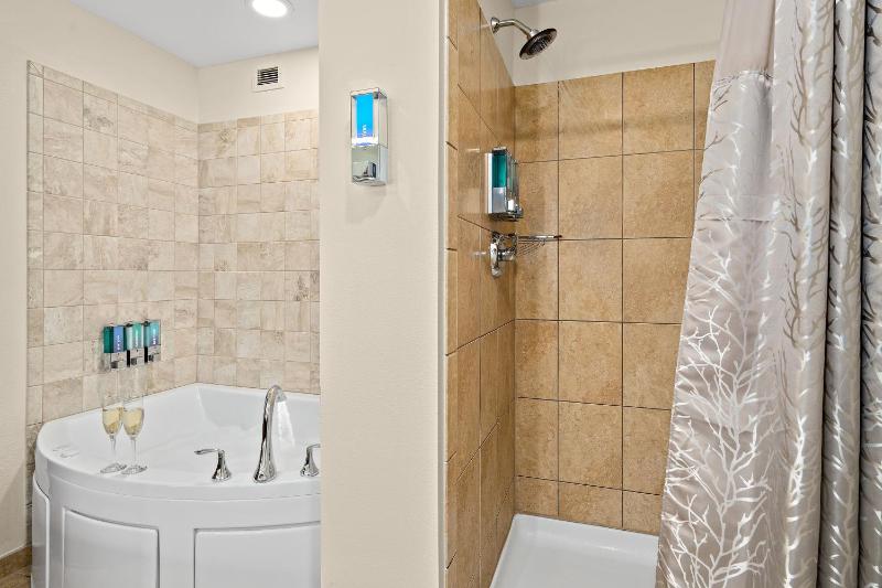 Black River Suite image 2