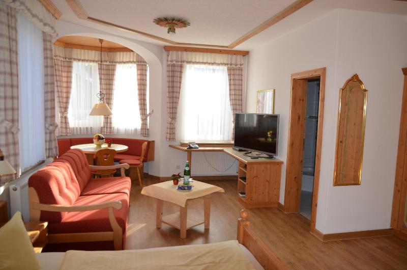 Family Room image 2