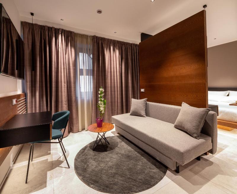 Comfort Family Room image 2