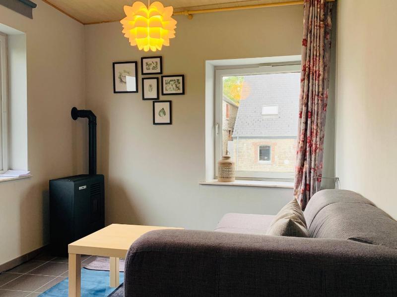 One-Bedroom Apartment image 3