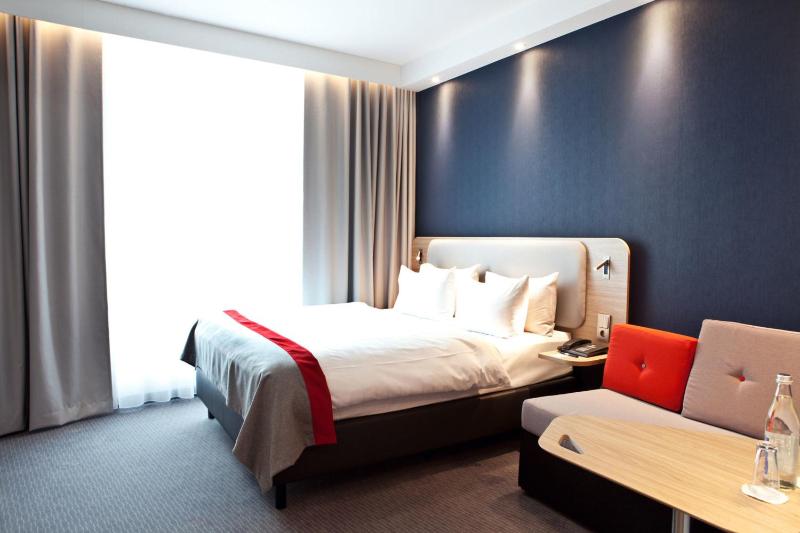 Double Room with Sofa Bed image 4