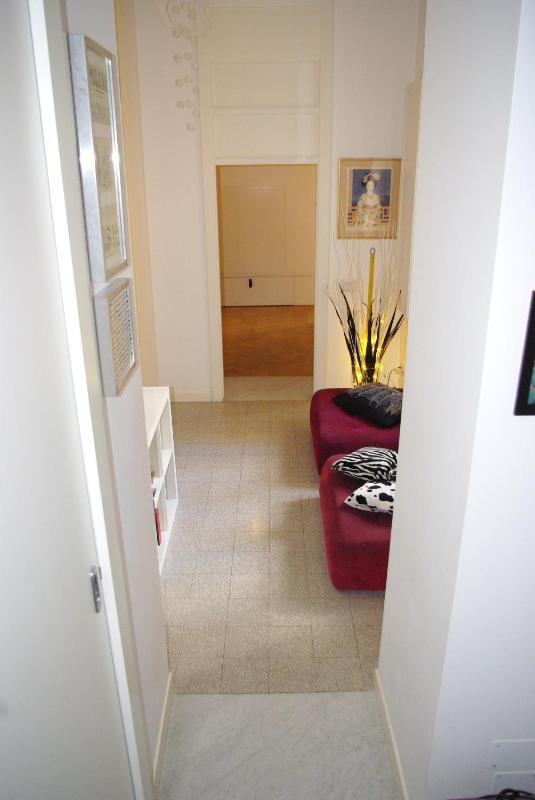 Double Room with Shared Bathroom image 4