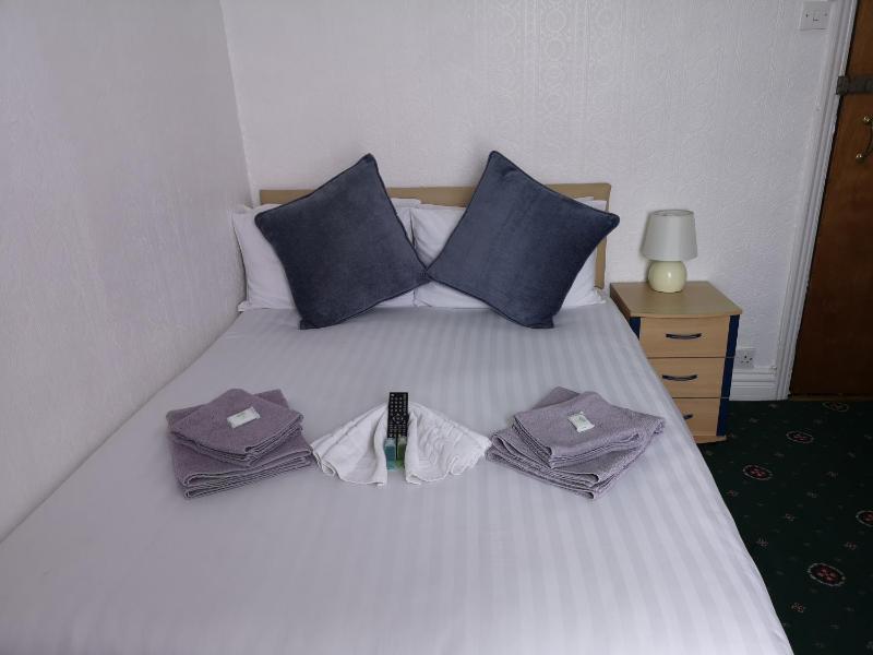 Budget Single Room image 3