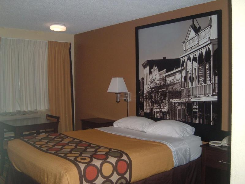 Double Room - Non-Smoking  image 3