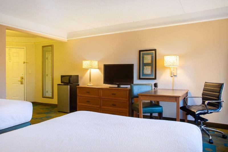 Double Room with Two Double Beds - Non-Smoking image 1