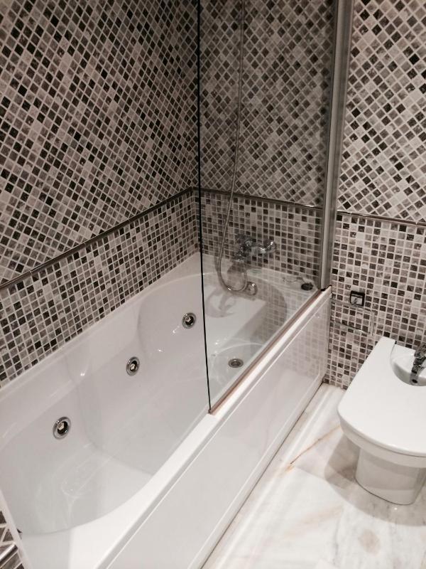 Standard One-Bedroom Apartment (1-2 Adults) image 4