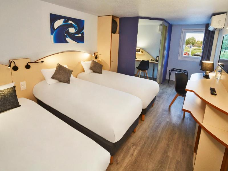 3 Single Beds image 3