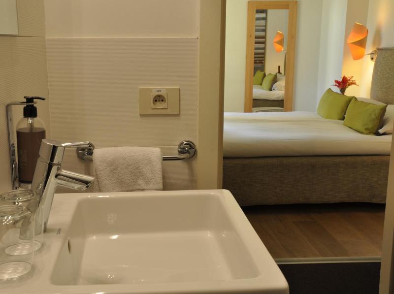 Comfort Twin Room image 2