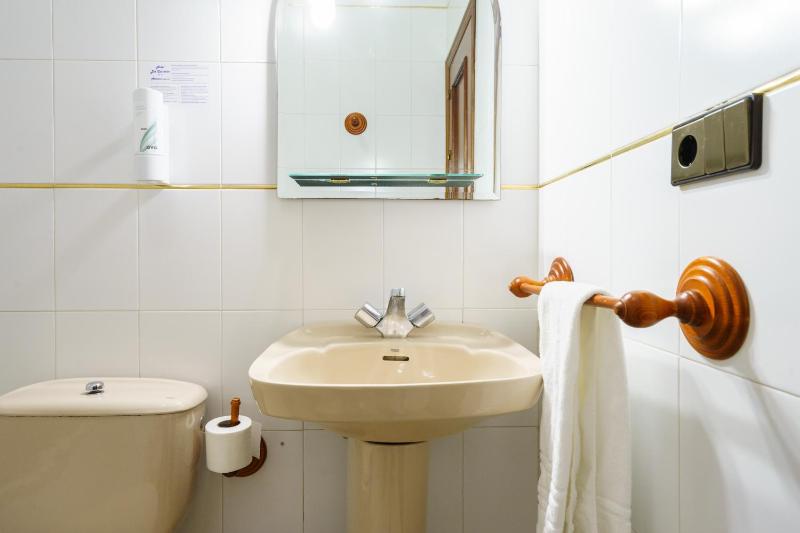 Double Room image 3