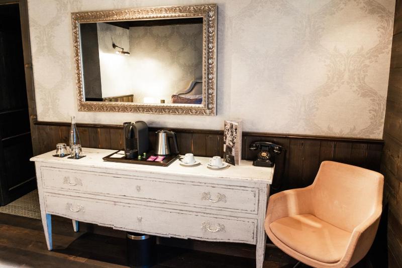 Standard Double or Twin Room image 4