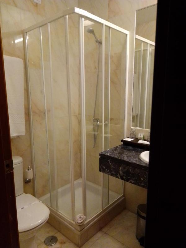Double Room image 3
