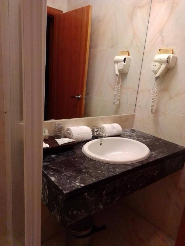 Double Room image 2