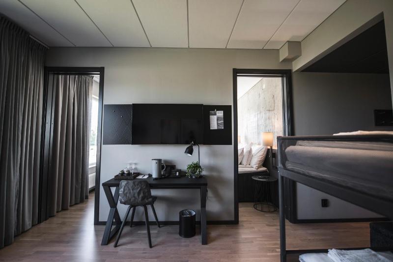 Family Room image 2