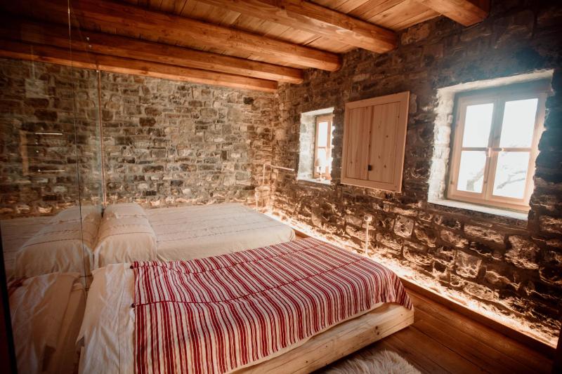Basic Triple Room image 4