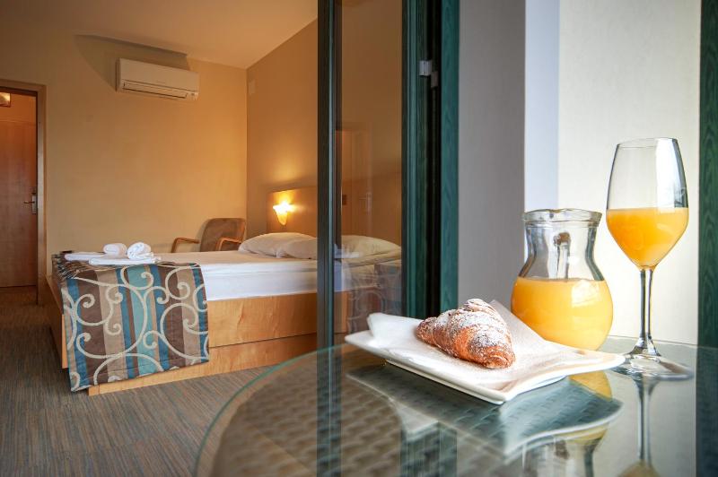 Double Room image 2