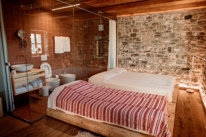 Basic Triple Room image 3