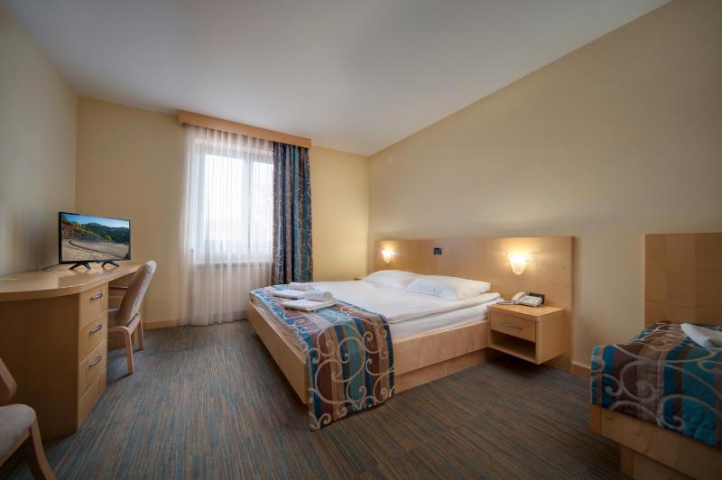 Comfort Triple Room image 2