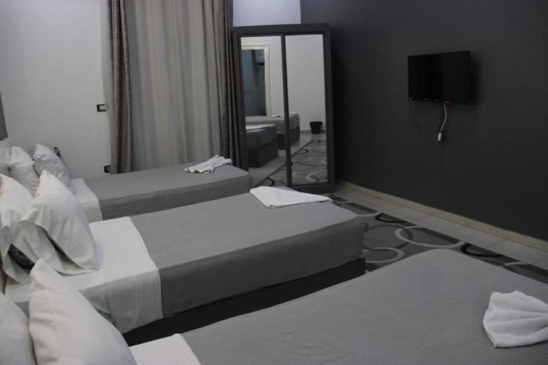 Azar Boutique Hotel - image 12