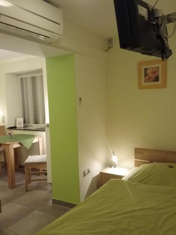 Double Room with Private Bathroom image 1