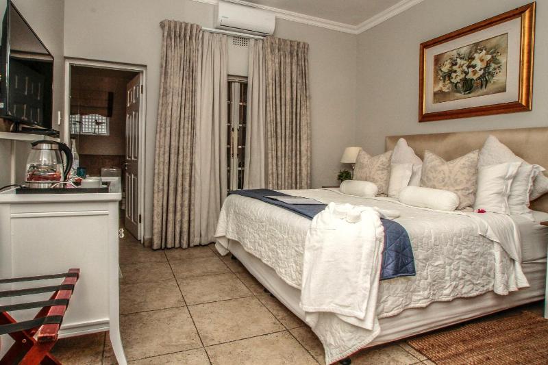 Sandals Guest House - image 11