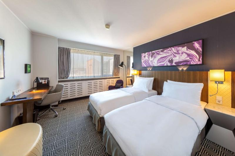 Standard Room image 4