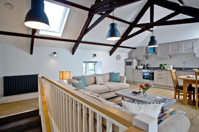 Two-Bedroom House image 4
