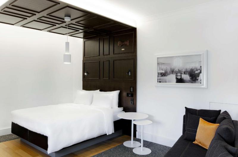 Junior Suite image 1
