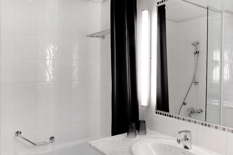Standard Room image 3