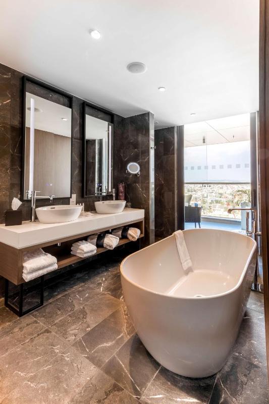 Radisson Blu Hotel Larnaca - image 9