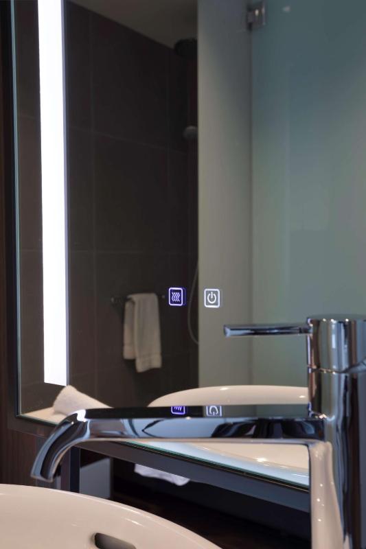 Superior Room with City View image 2
