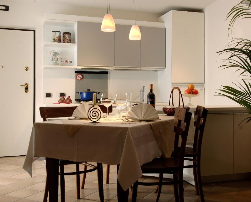 One-Bedroom Apartment image 3