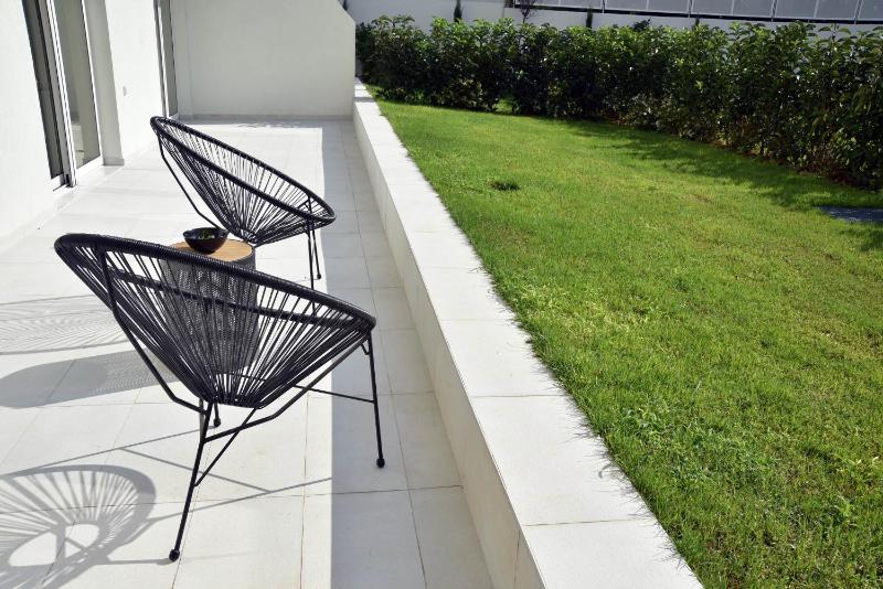 Apartment with Garden View image 3