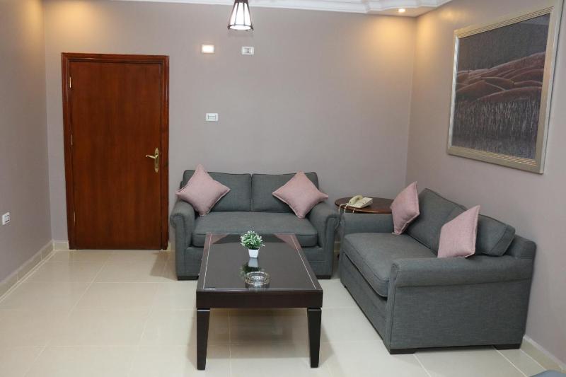 Over Mountains Hotel - image 8
