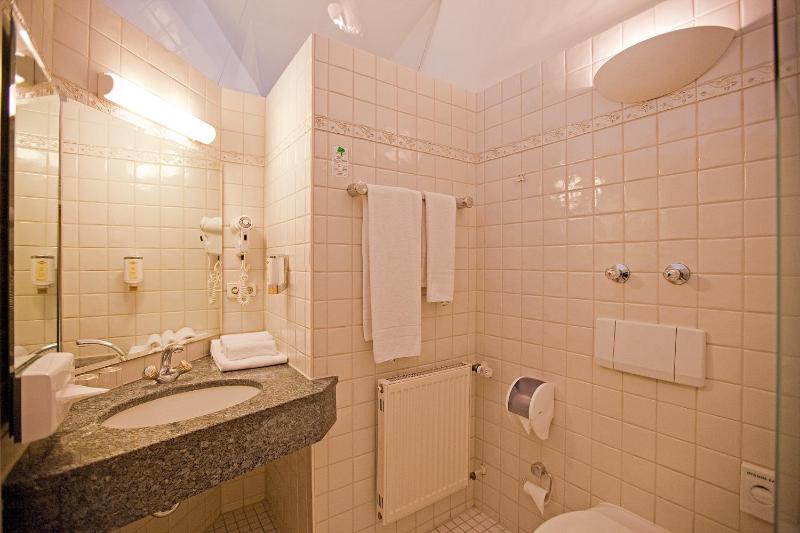 Single Room image 3