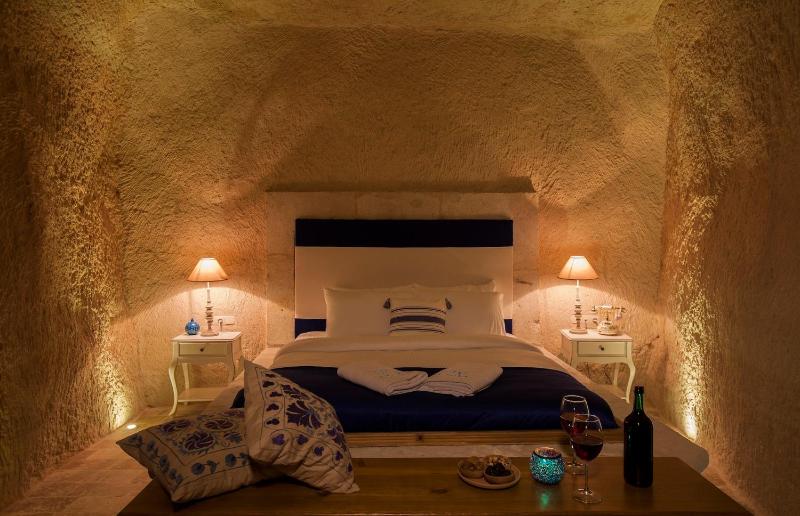 Cave Suite image 4