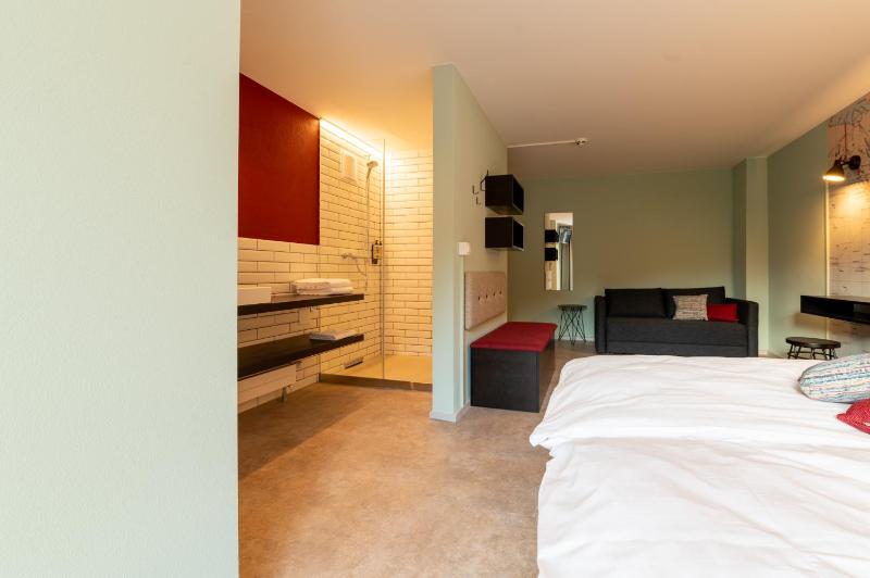Junior Suite with Balcony image 1