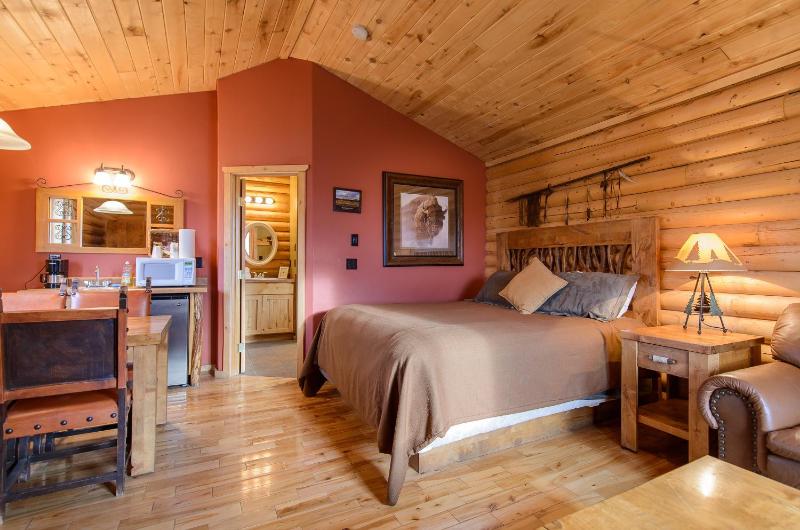 King Suite with Spa Bath image 3