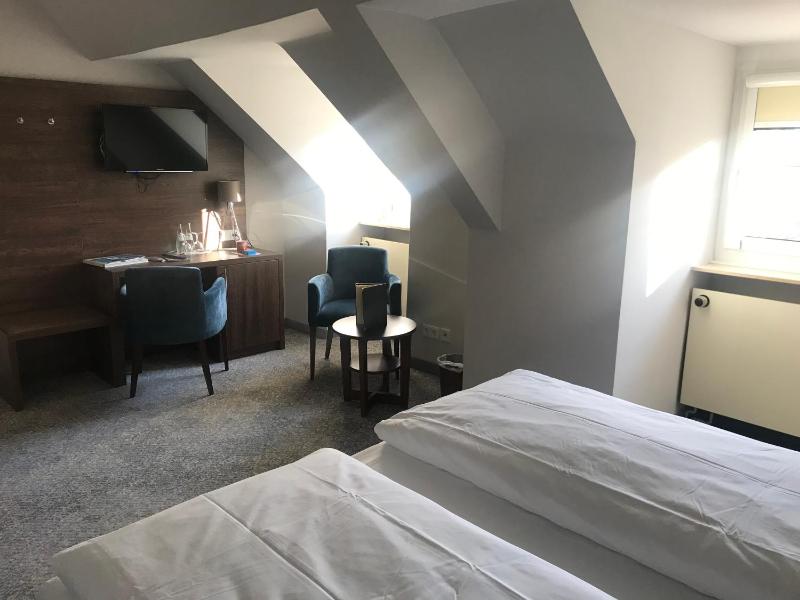 Comfort Double Room with Lake View image 4