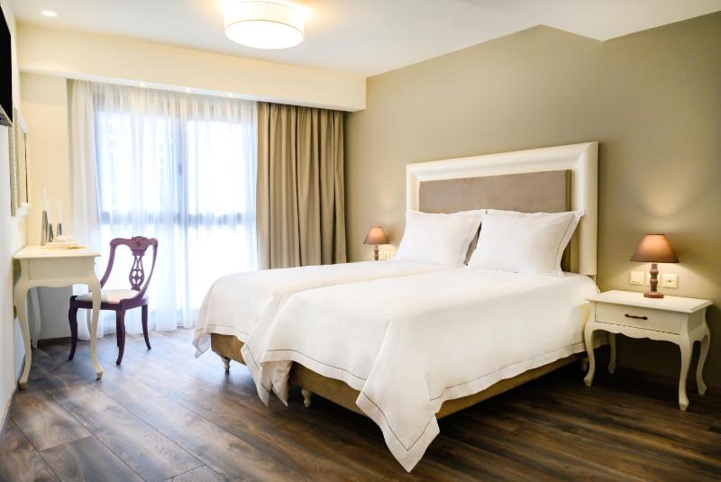 Superior Triple Room image 1