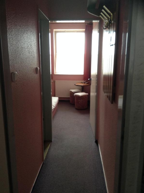 Double Room image 3