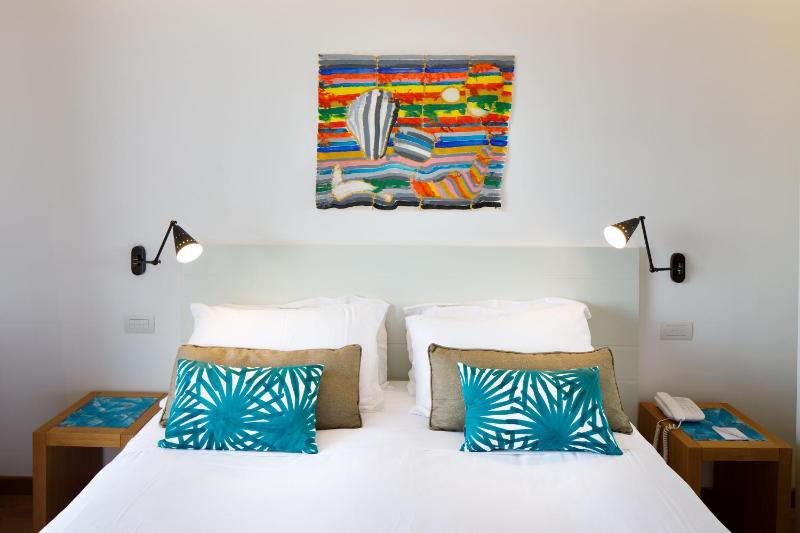 Superior Double Room with Sea View image 4