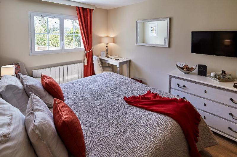 Comfort Triple Room with Shower image 3