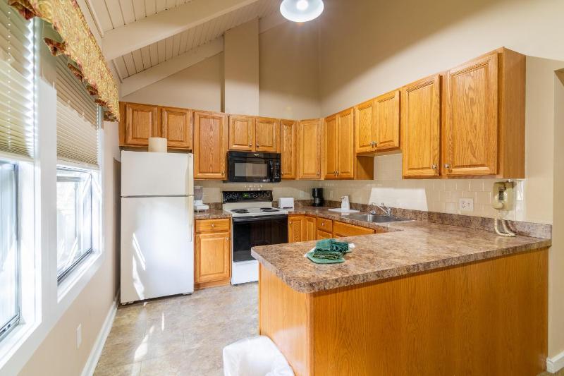 One-Bedroom Apartment image 4