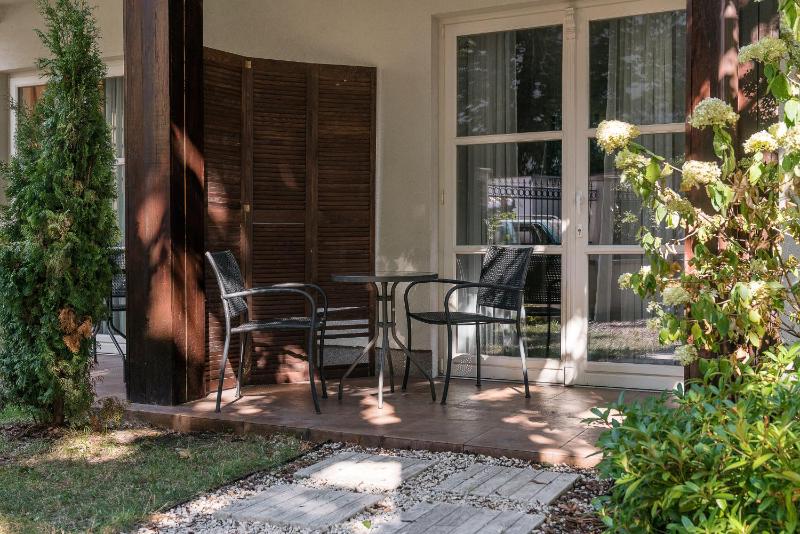 One-Bedroom Apartment image 2