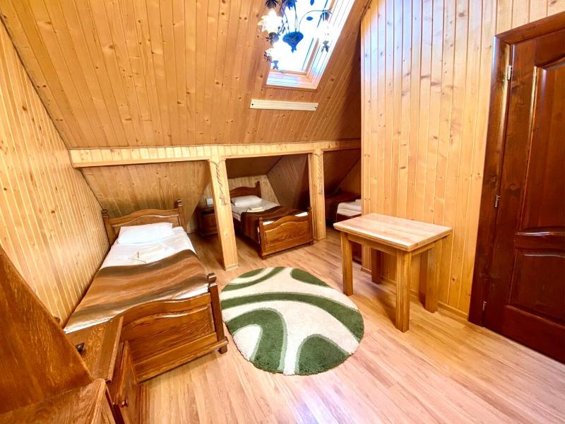 Triple Room - Attic image 3
