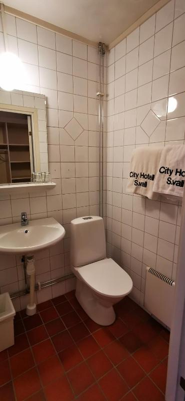 Economy Double or Twin Room image 3