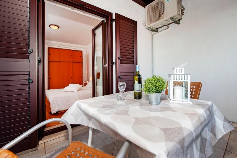 One-Bedroom apartment Standard image 2