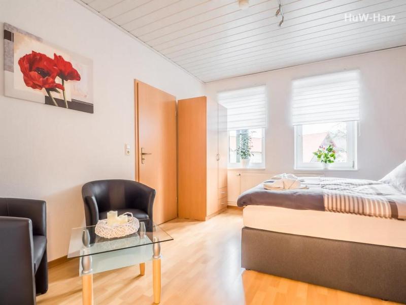Ruhiges Apartment am Waldrand mit Schlossblick - image 1