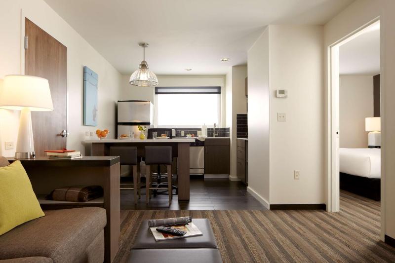 One-Bedroom King Suite with Sofa Bed and Kitchen image 2